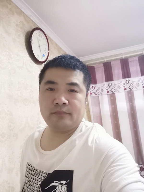 爱你的眼睛的第一张照片--黑龙江中老年相亲网
